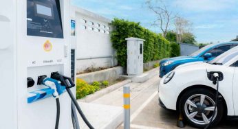 Tutti pazzi per l’auto elettrica, ma sapete quanto costa ricaricarla? La cifra che nessuno vuole svelarvi